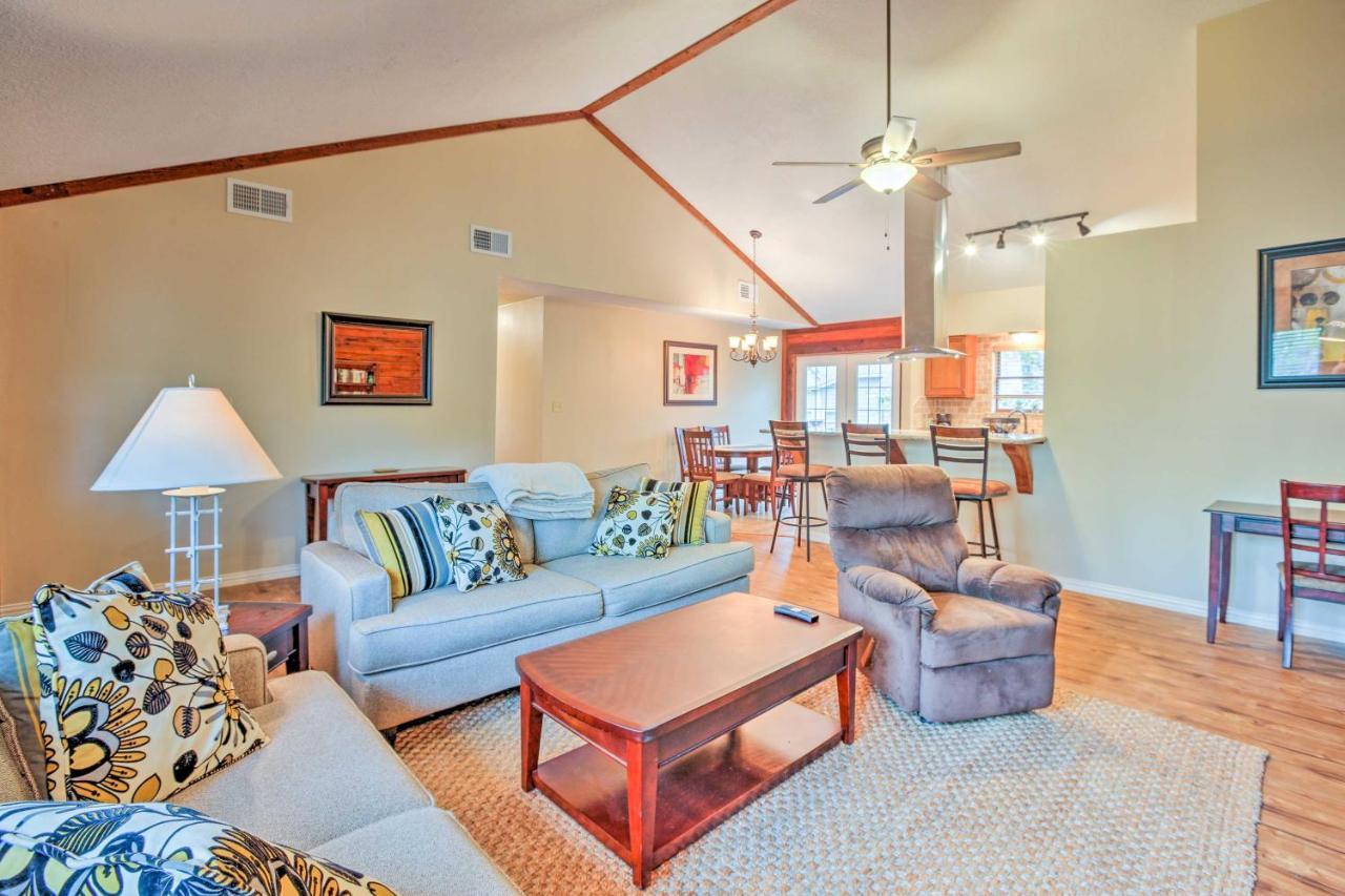 Spacious Kemah Clear Lake Home With Porch And Fire Pit エクステリア 写真