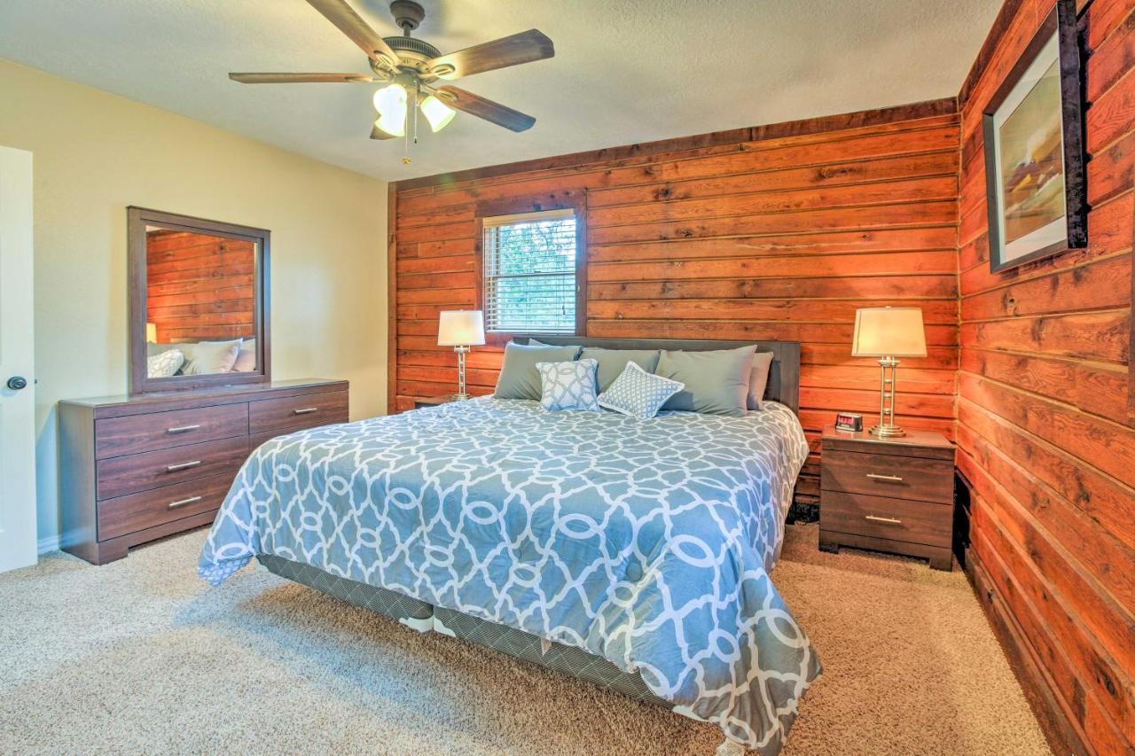Spacious Kemah Clear Lake Home With Porch And Fire Pit エクステリア 写真