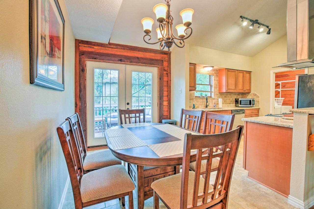 Spacious Kemah Clear Lake Home With Porch And Fire Pit エクステリア 写真