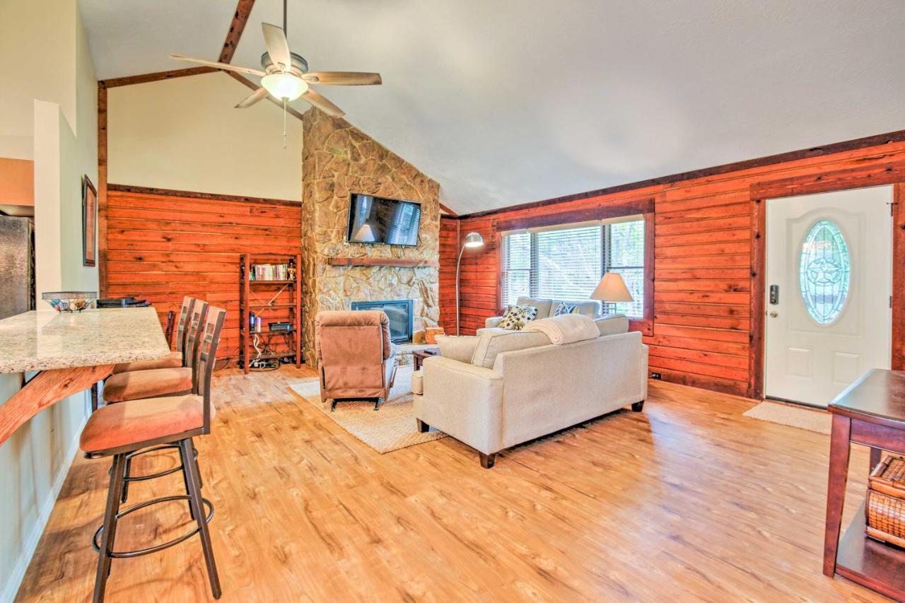 Spacious Kemah Clear Lake Home With Porch And Fire Pit エクステリア 写真