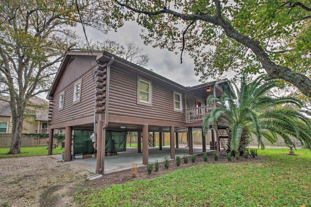 Spacious Kemah Clear Lake Home With Porch And Fire Pit エクステリア 写真