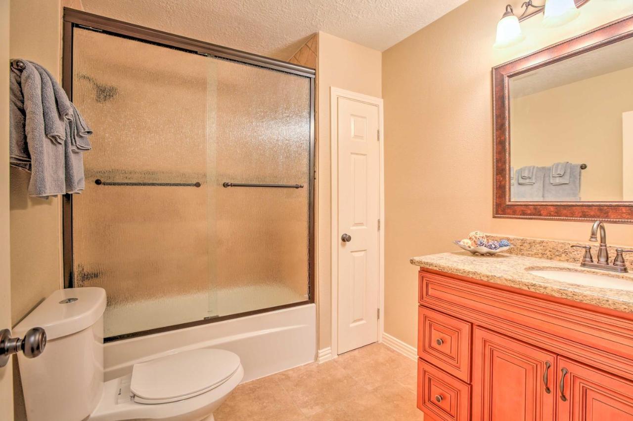 Spacious Kemah Clear Lake Home With Porch And Fire Pit エクステリア 写真